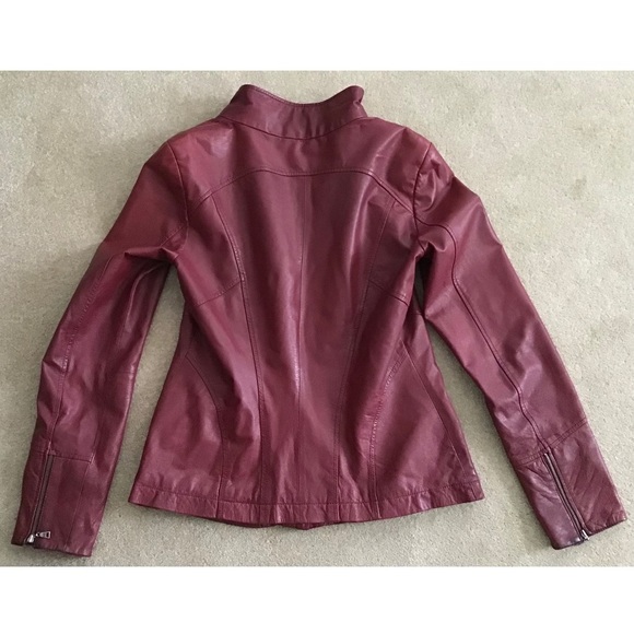Ladies Danier genuine Leather Jacket. - Picture 3 of 3